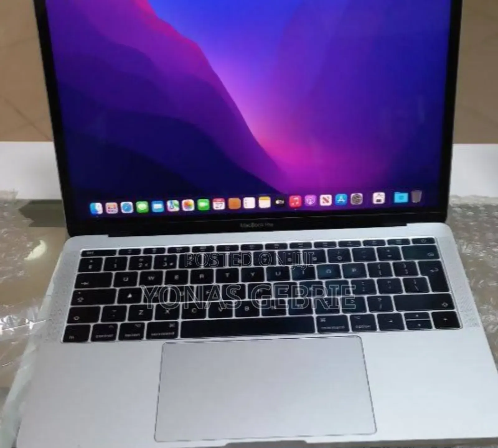 New Laptop Apple MacBook 8GB Intel Core i5 SSD 256GB