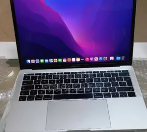 New Laptop Apple MacBook 8GB Intel Core i5 SSD 256GB