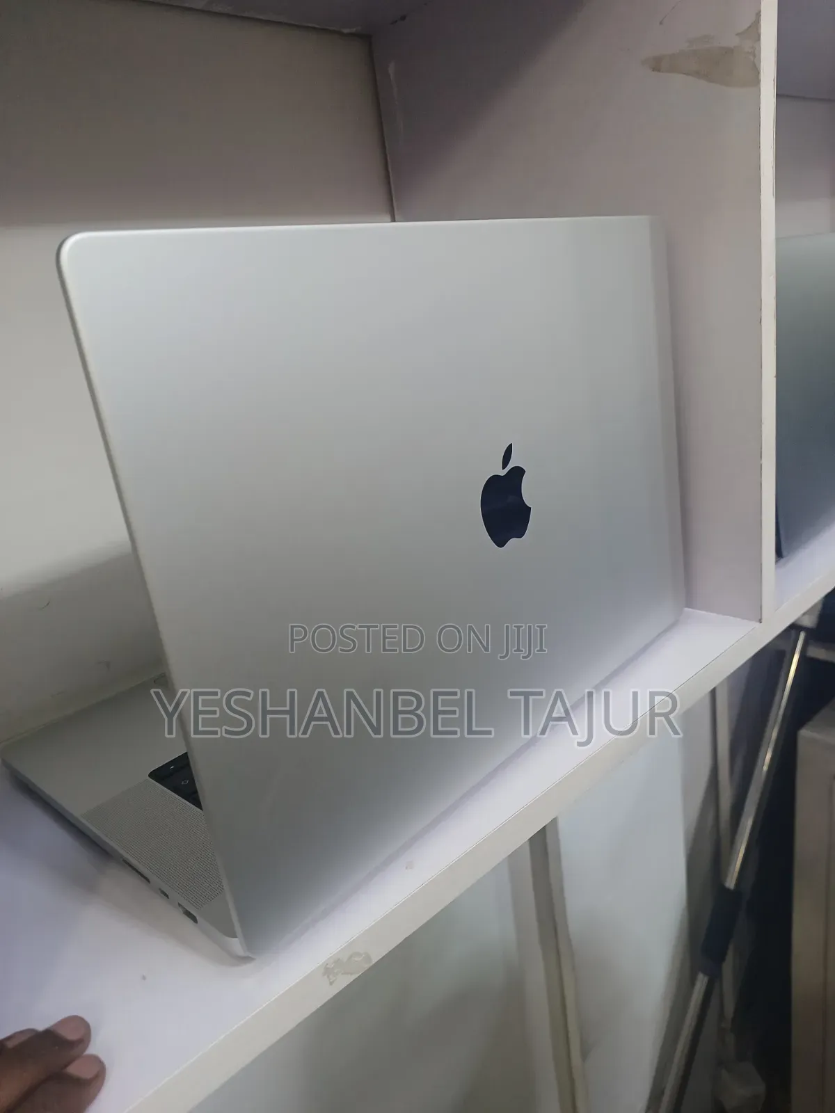 New Laptop Apple MacBook Pro M1 16GB Apple M1 Pro SSD 512GB