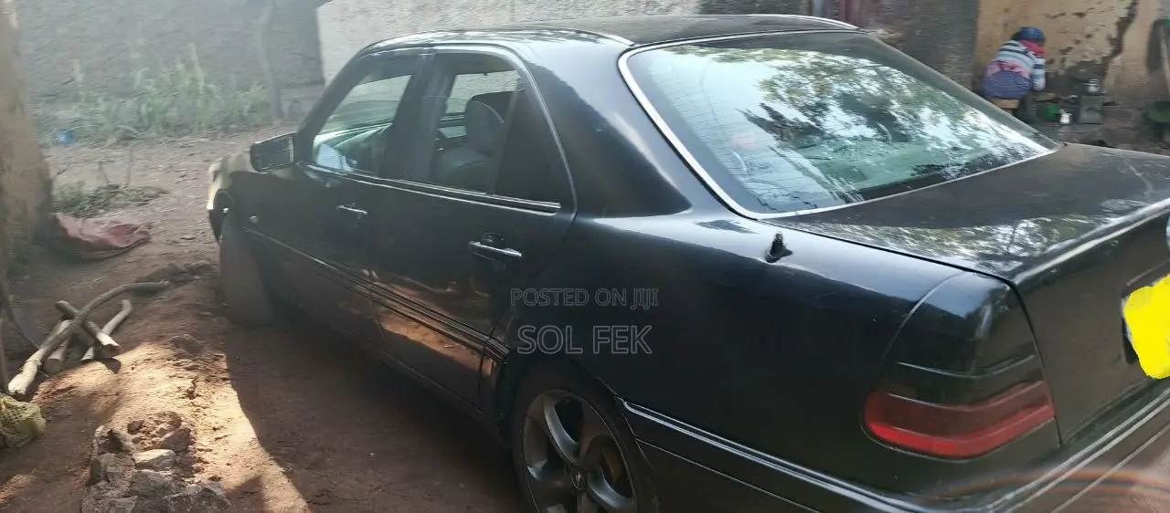 Mercedes-Benz E230 1995 Black