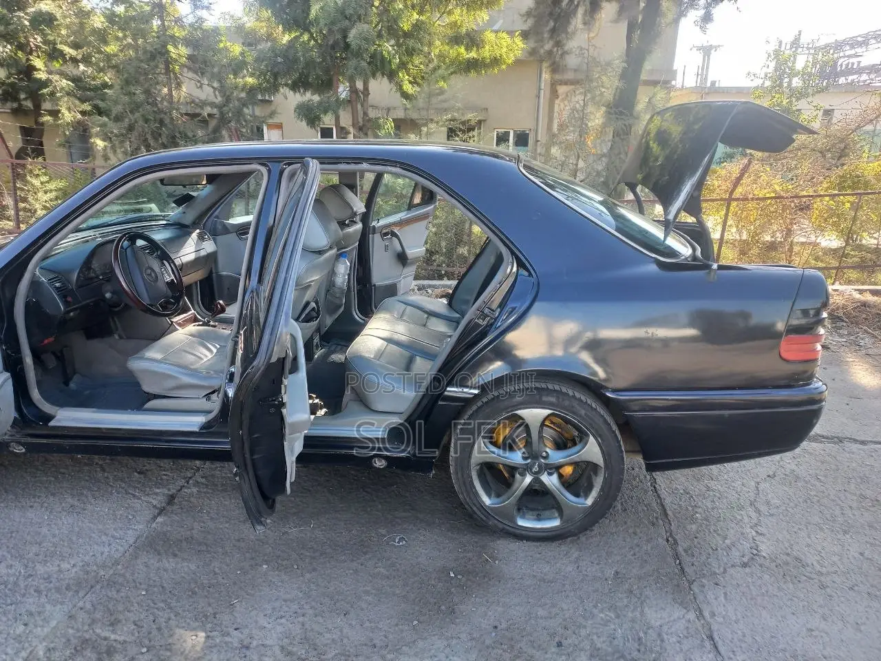 Mercedes-Benz E230 1995 Black