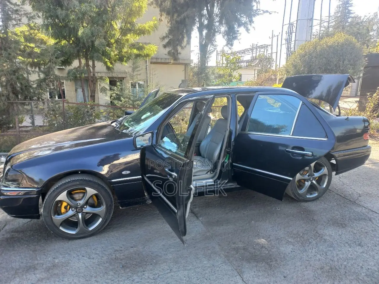 Mercedes-Benz E230 1995 Black