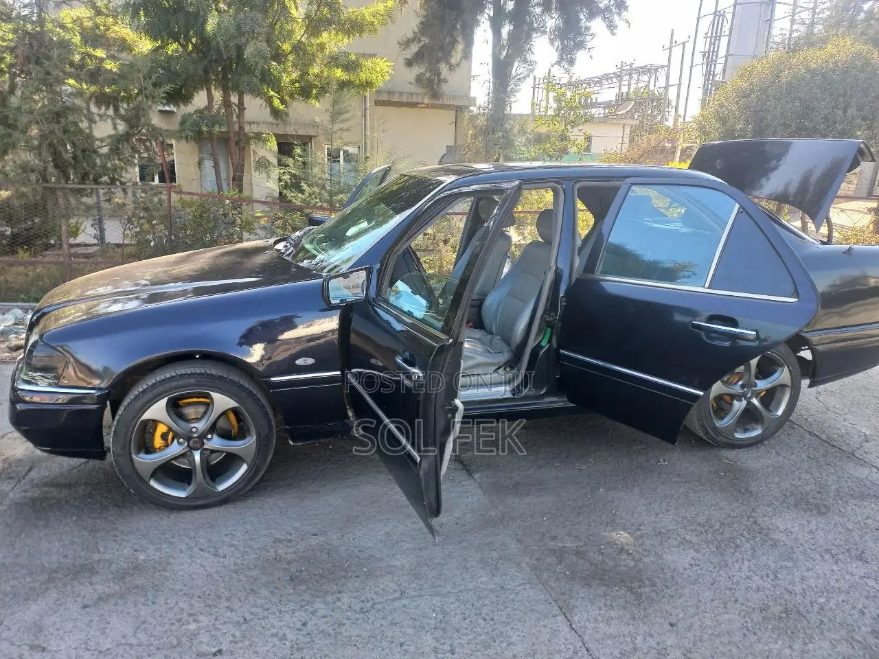 Mercedes-Benz E230 1995 Black