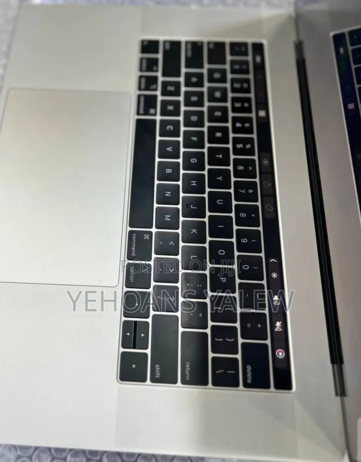 New Laptop Apple MacBook Pro 2018 16GB Intel Core i7 SSD 256GB