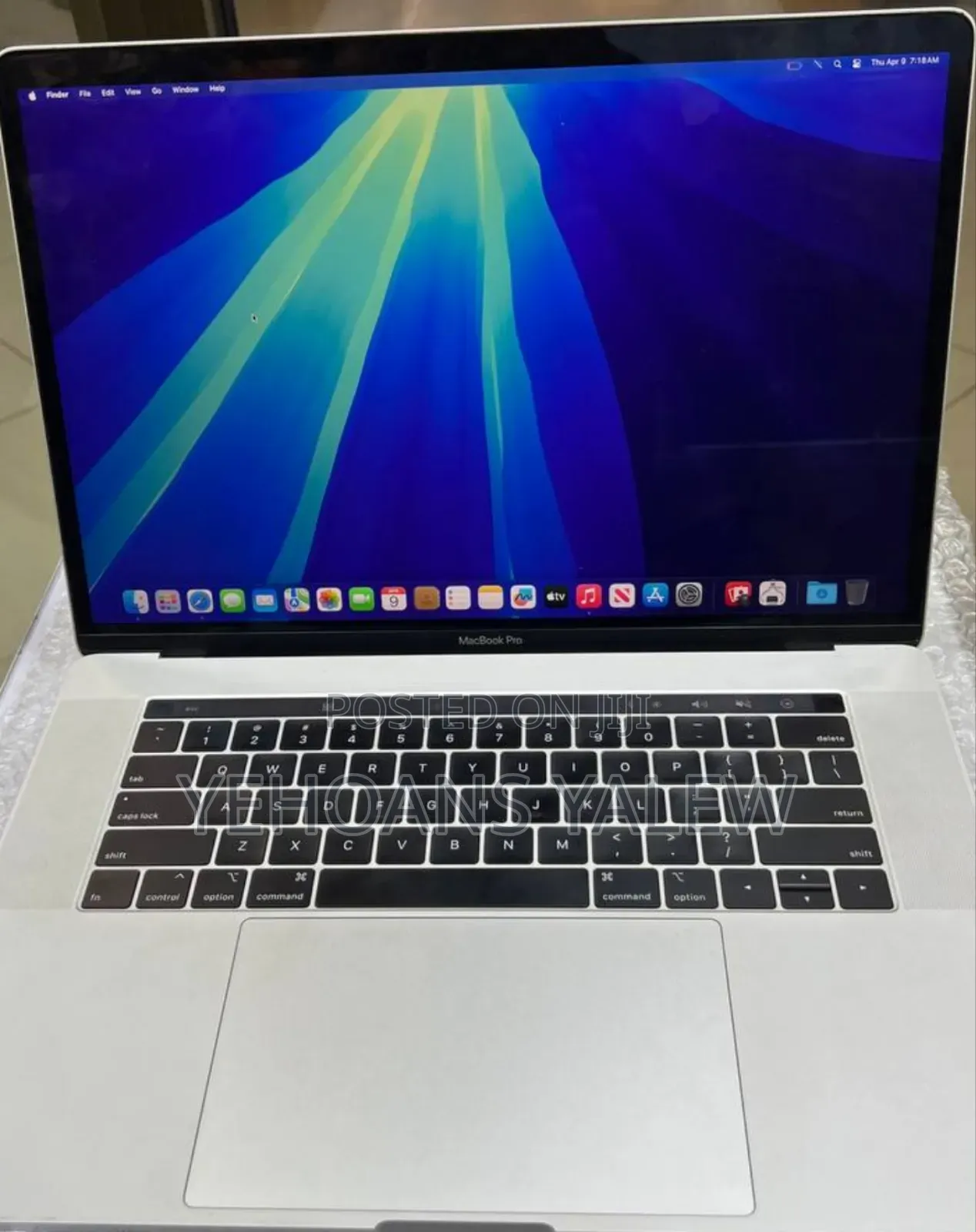 New Laptop Apple MacBook Pro 2018 16GB Intel Core i7 SSD 256GB
