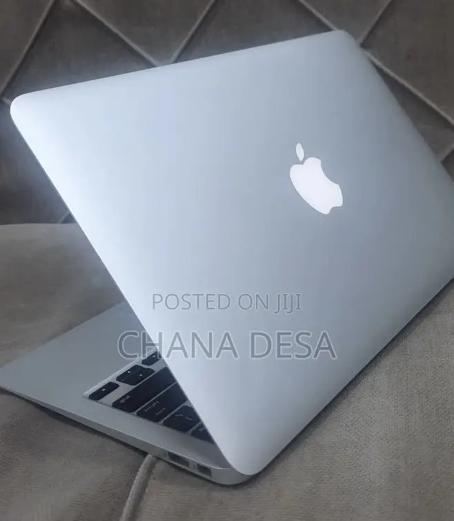 New Laptop Apple MacBook 4GB Intel Core i5 SSD 256GB