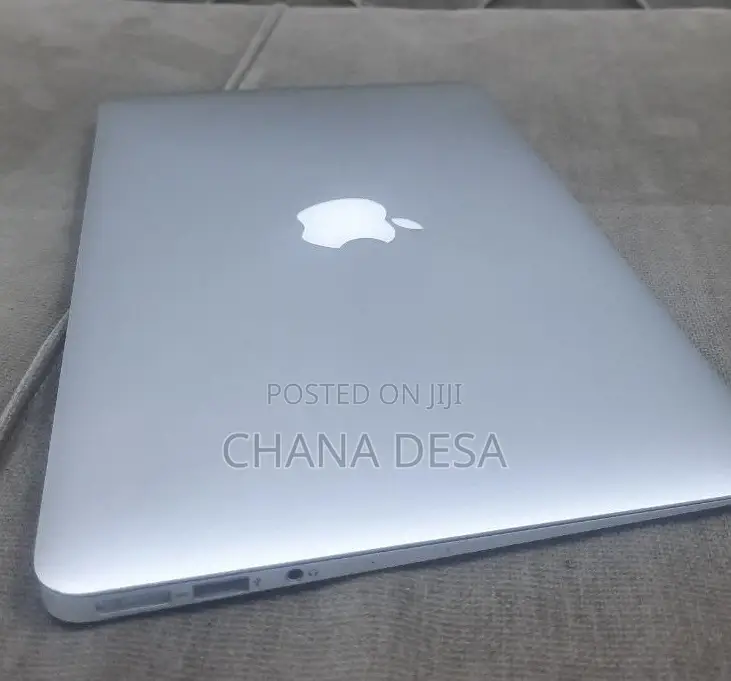 New Laptop Apple MacBook 4GB Intel Core i5 SSD 256GB