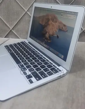 New Laptop Apple MacBook 4GB Intel Core i5 SSD 256GB