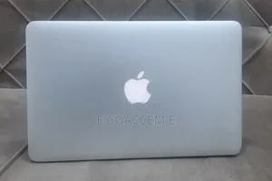 New Laptop Apple MacBook 4GB Intel Core i5 SSD 256GB