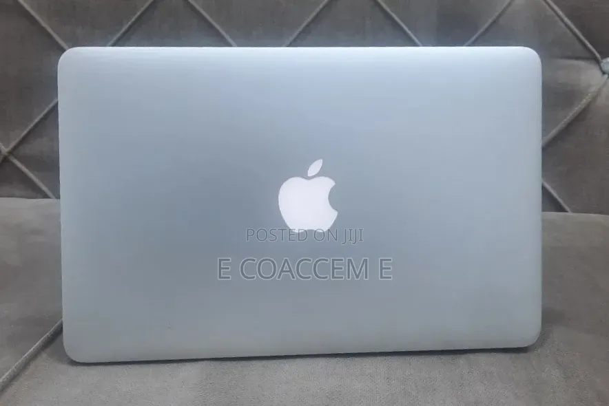 New Laptop Apple MacBook 4GB Intel Core i5 SSD 256GB