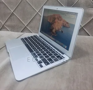 New Laptop Apple MacBook 4GB Intel Core i5 SSD 256GB