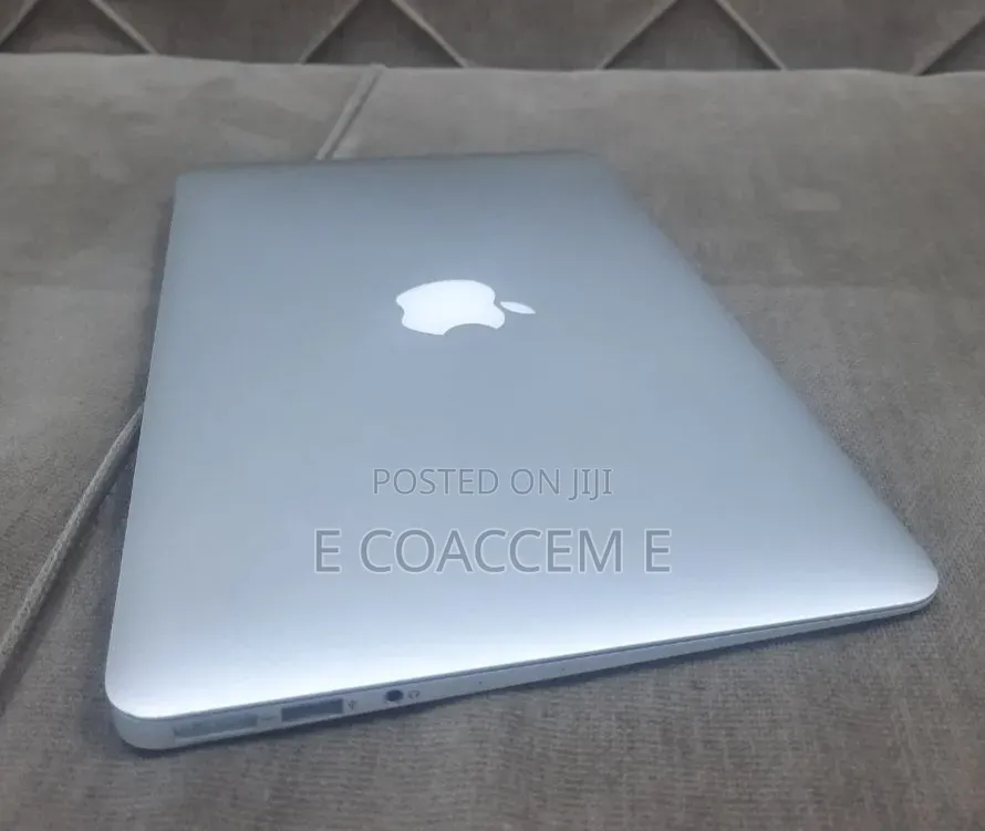 New Laptop Apple MacBook 4GB Intel Core i5 SSD 256GB