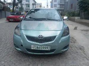 Toyota Yaris 2010 Blue