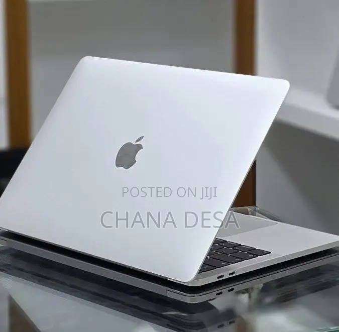 New Laptop Apple MacBook Pro 2019 16GB Intel Core i7 SSD 256GB