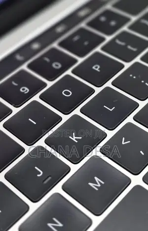 New Laptop Apple MacBook Pro 2019 16GB Intel Core i7 SSD 256GB