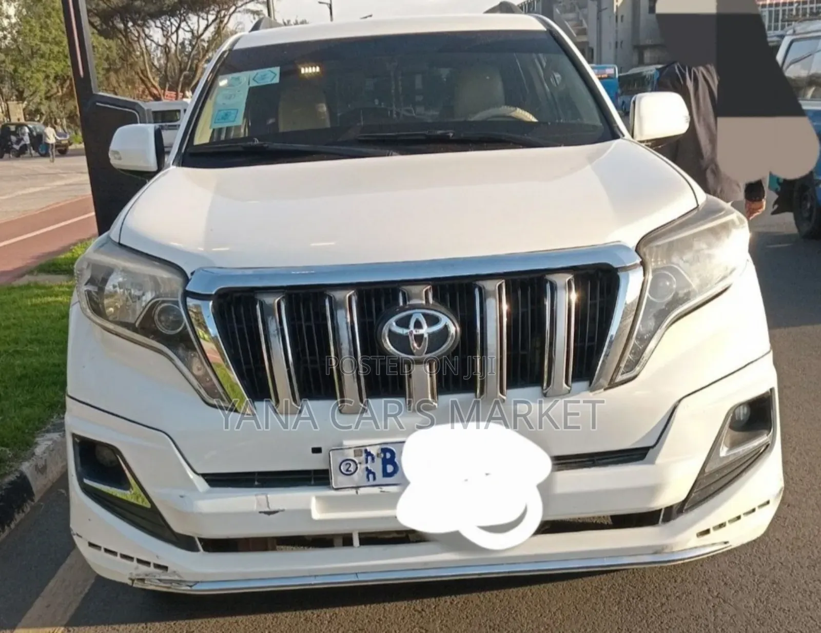 Toyota Land Cruiser Prado 2011 White