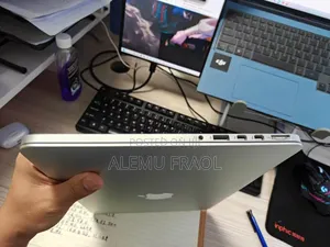Laptop Apple MacBook Pro 2015 8GB Intel Core i5 SSD 128GB