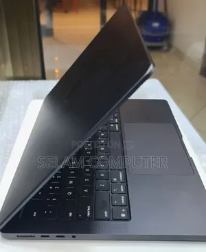 New Apple MacBook Pro 2025 M5 14-inch 16GB Apple M5 Pro SSD 512GB
