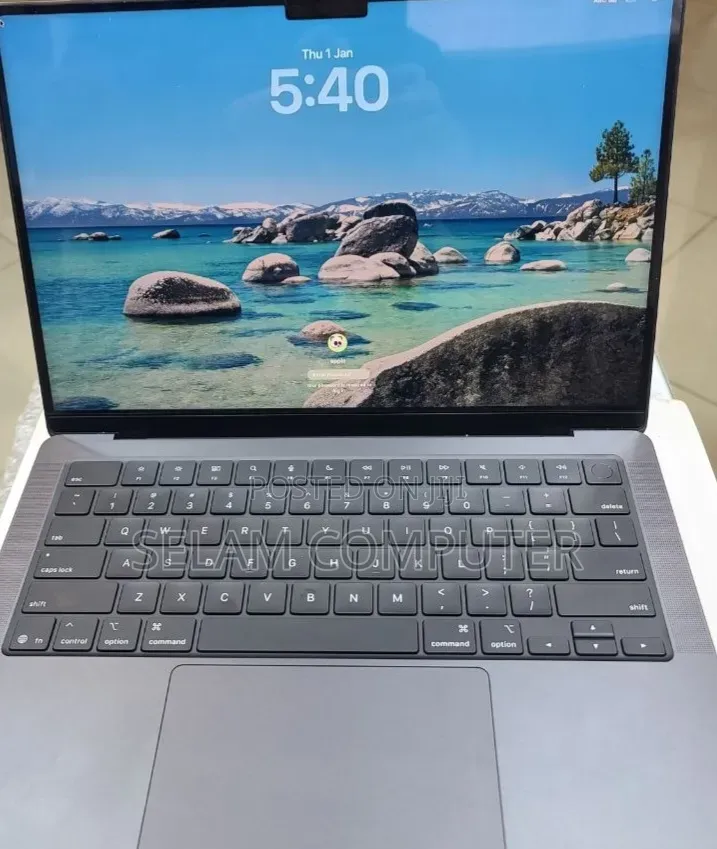 New Apple MacBook Pro 2025 M5 14-inch 16GB Apple M5 Pro SSD 512GB