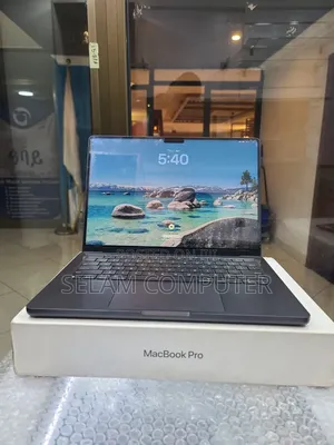 New Apple MacBook Pro 2025 M5 14-inch 16GB Apple M5 Pro SSD 512GB
