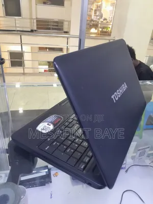 Laptop Toshiba Satellite C850 4GB Intel Celeron HDD 500GB