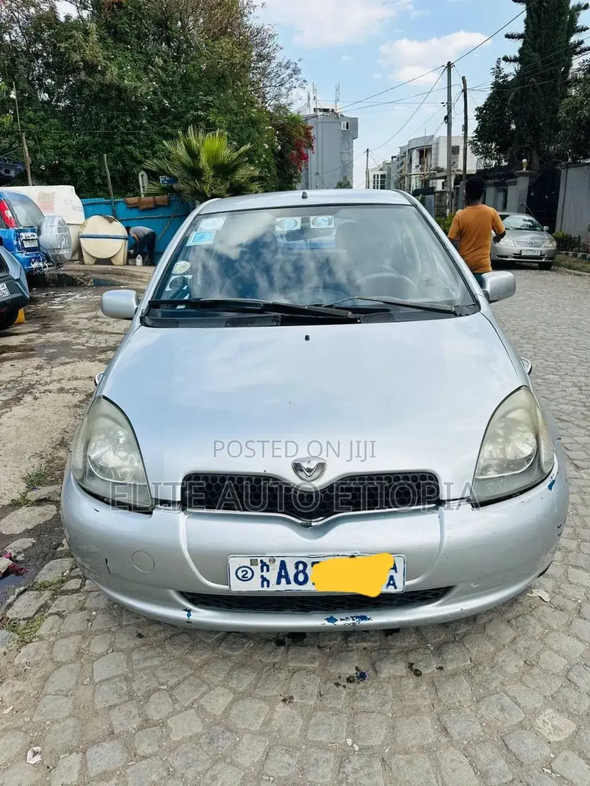 Toyota Vitz 2001 Silver