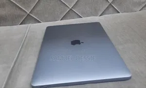 New Laptop Apple MacBook Pro 2017 16GB Intel Core i5 SSD 512GB
