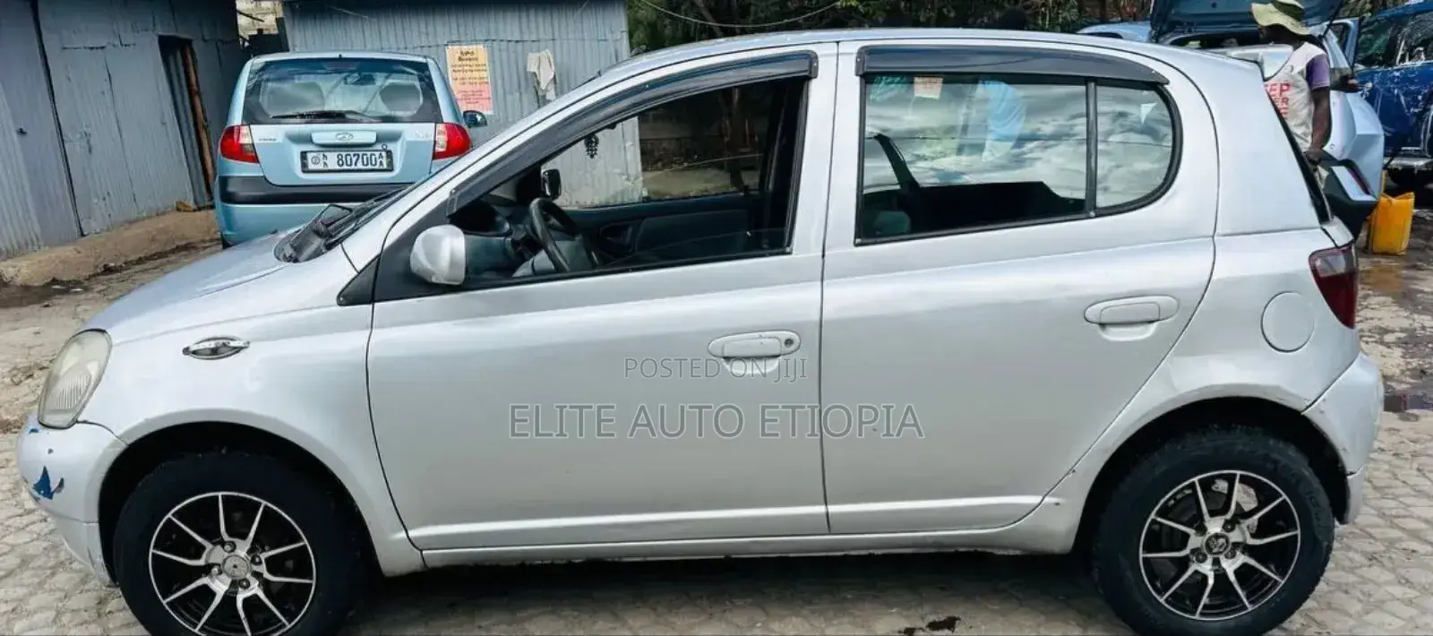 Toyota Vitz 2001 Silver