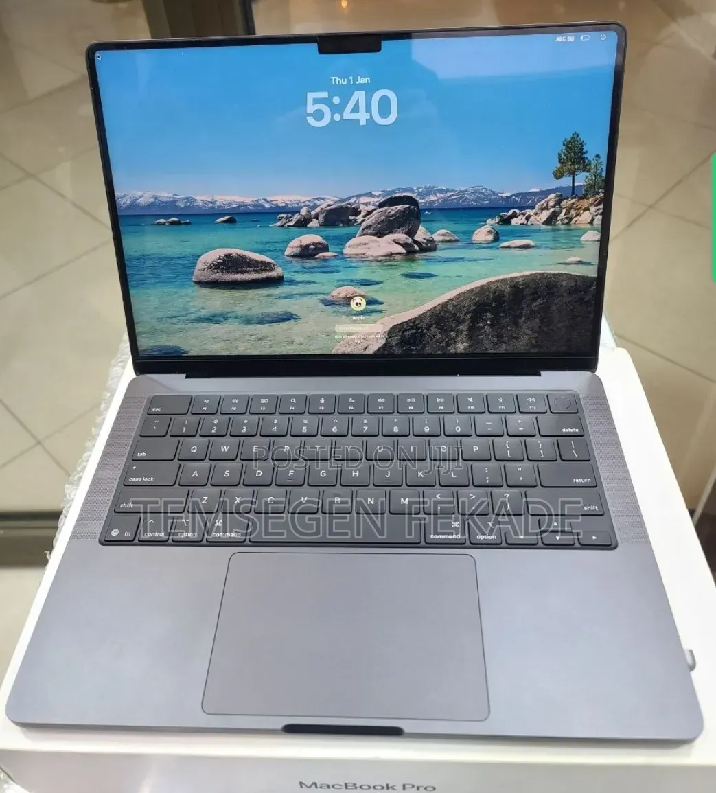 New Apple MacBook Pro 2025 M5 14-inch 16GB Apple M5 Pro SSD 512GB
