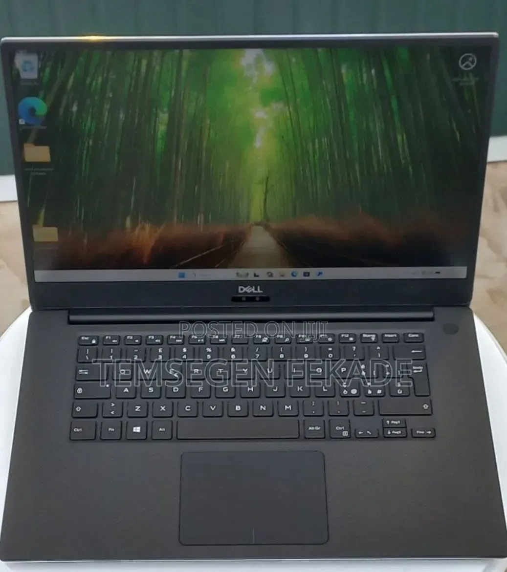 New Laptop Dell Precision 5540 16GB Intel Core i9 SSD 512GB