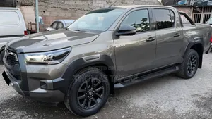 Toyota Hilux 2022 Green