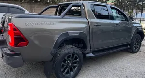 Toyota Hilux 2022 Green