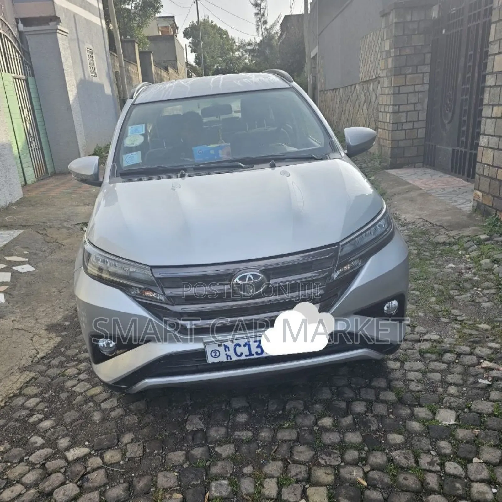 Toyota Rush 2022 Silver