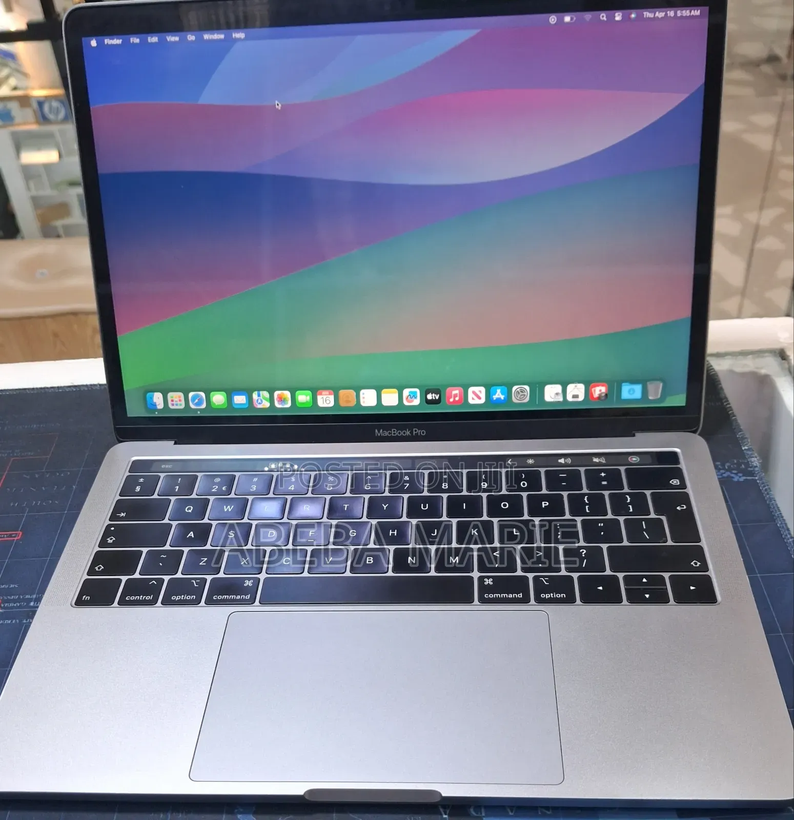 New Laptop Apple MacBook Pro 2019 8GB Intel Core i5 SSD 256GB