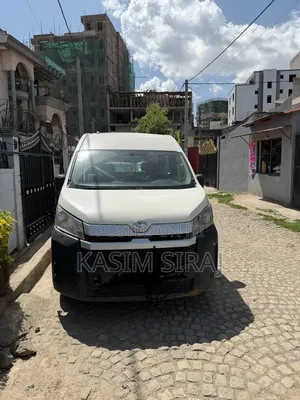Toyota Grand HiAce 2020 White