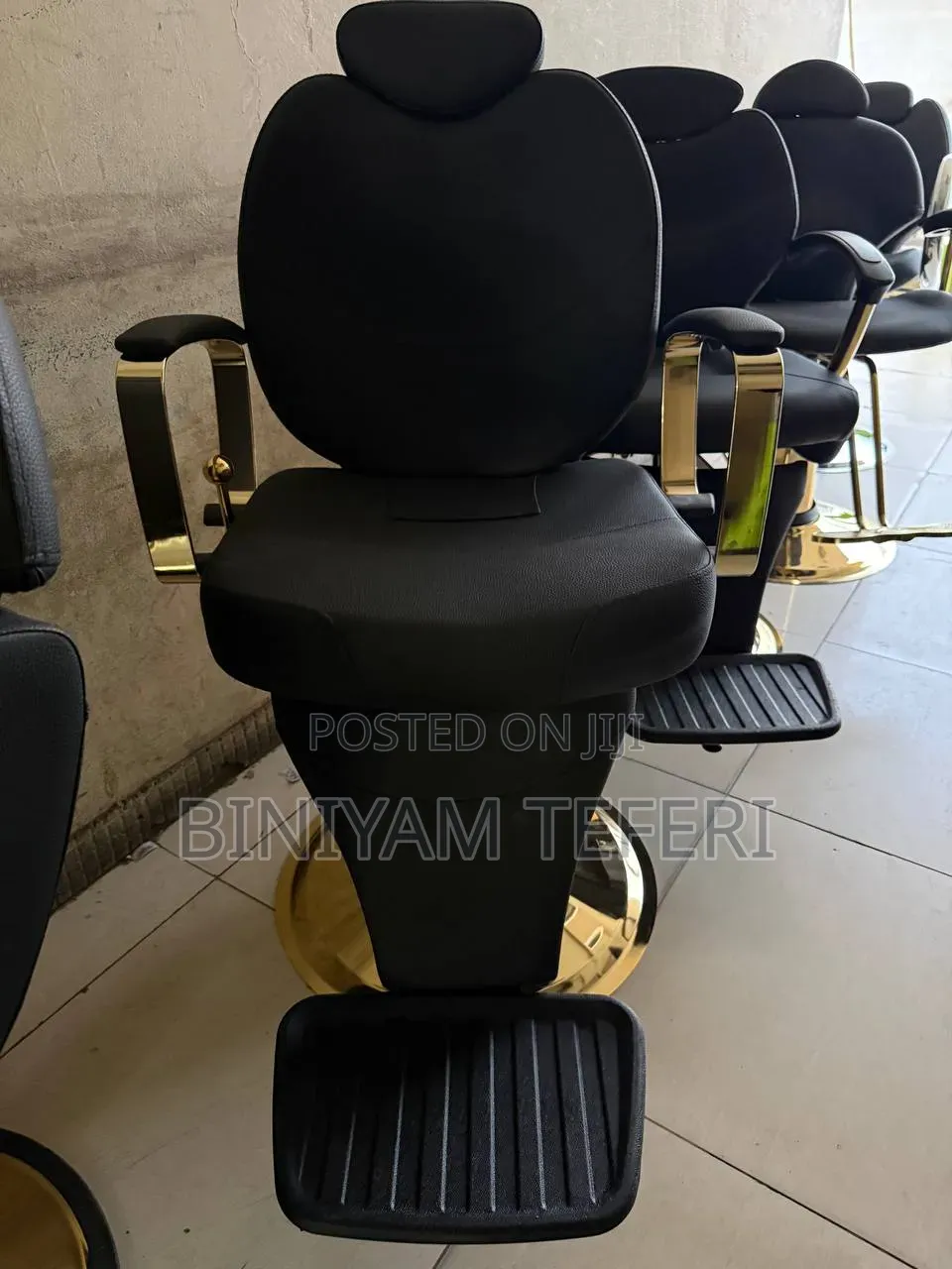Crowem Barber Chair