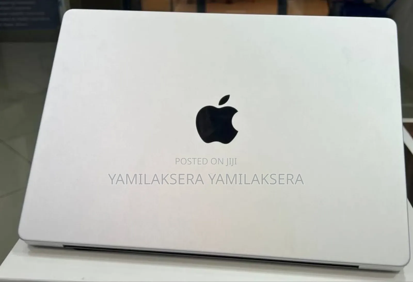 New Laptop Apple MacBook Air 2024 M3 13-inch 16GB Apple M3 SSD 512GB