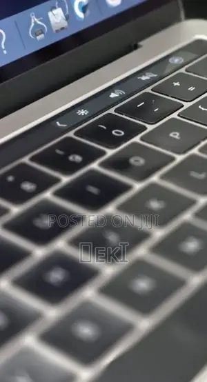 New Laptop Apple MacBook Pro 2019 16GB Intel Core i5 SSD 256GB