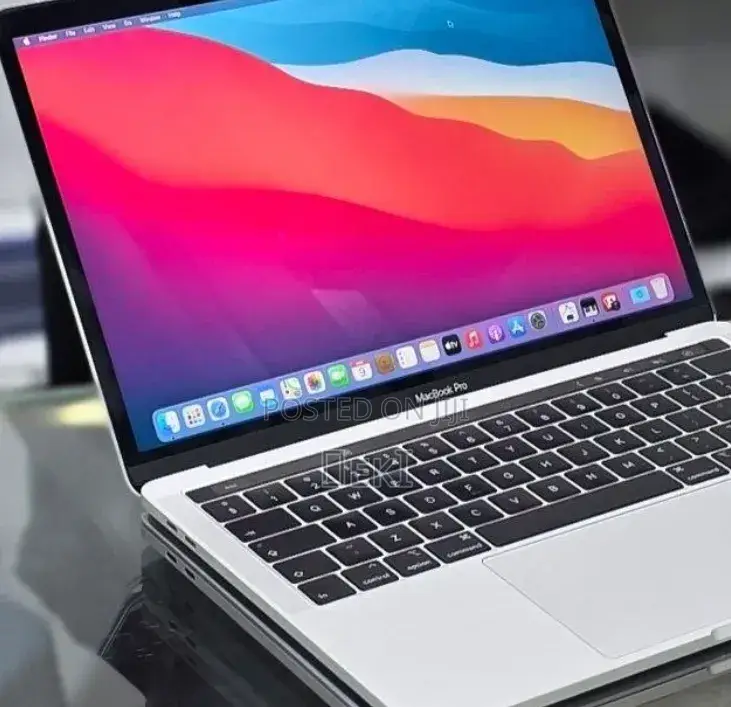 New Laptop Apple MacBook Pro 2019 16GB Intel Core i7 SSD 256GB
