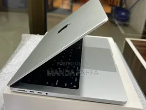 New Laptop Apple MacBook Air 2024 M3 15-inch 24GB Apple M3 SSD 512GB