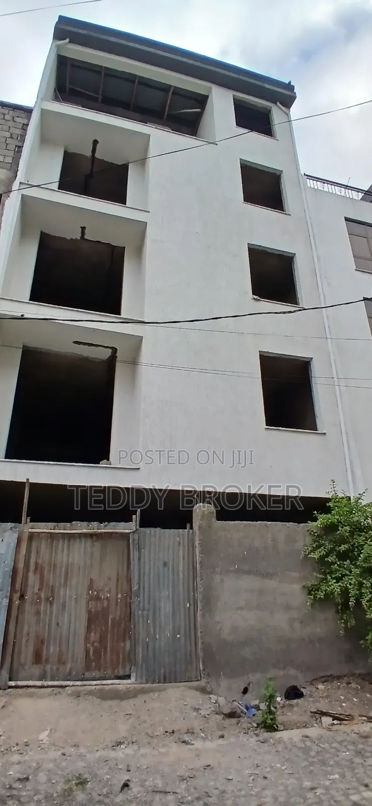 8bdrm House in Haile Garment, Nifas Silk-Lafto for sale