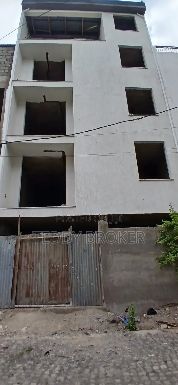 8bdrm House in Haile Garment, Nifas Silk-Lafto for sale