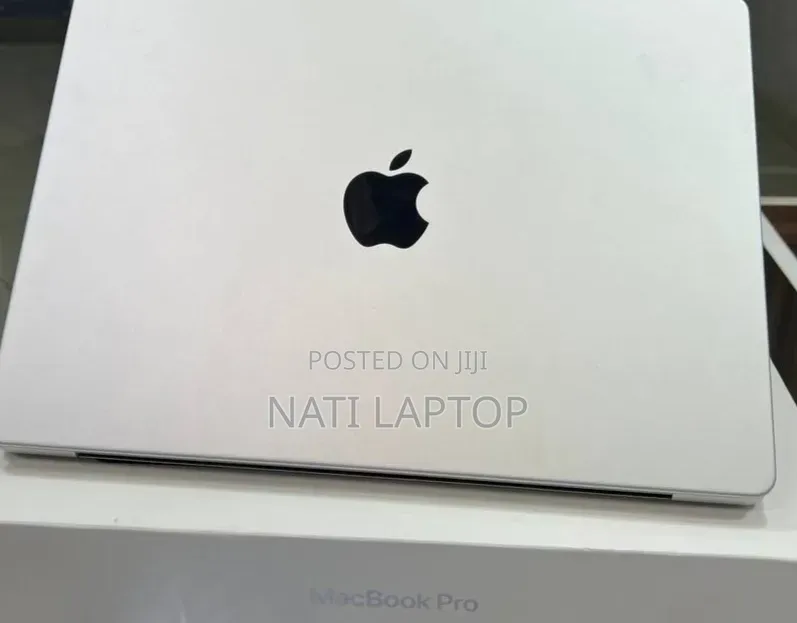 New Laptop Apple MacBook Air 2024 M3 15-inch 24GB Apple M3 SSD 512GB