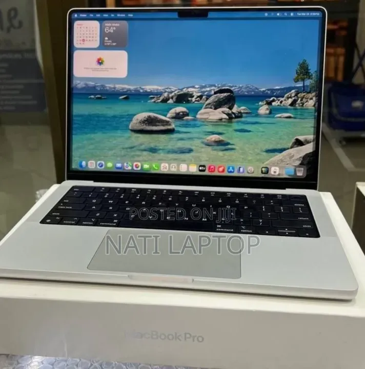 New Laptop Apple MacBook Air 2024 M3 15-inch 24GB Apple M3 SSD 512GB