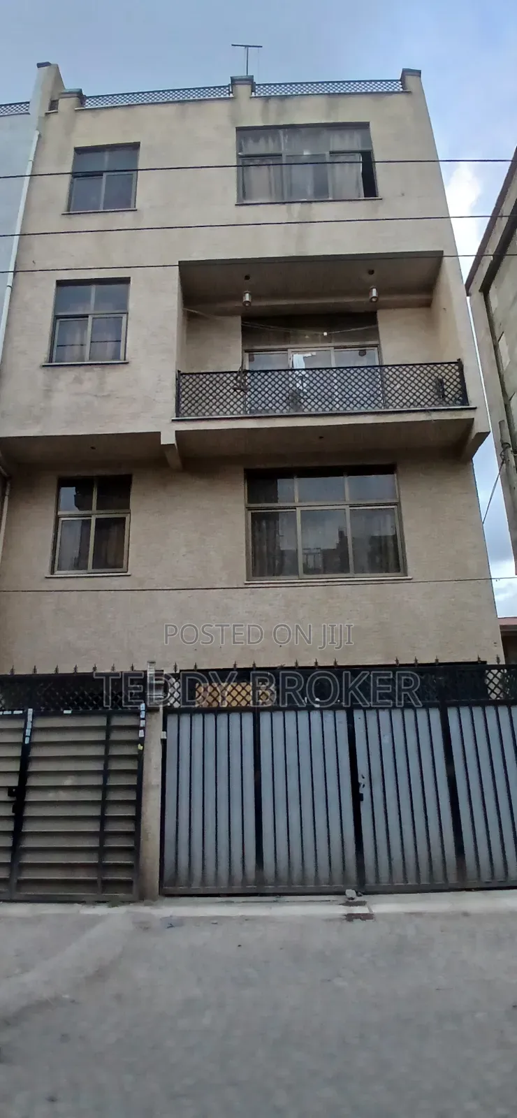 7bdrm House in Hsile Garment, Nifas Silk-Lafto for sale