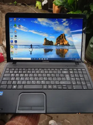 Laptop Toshiba Satellite C850 4GB Intel Core i3 HDD 500GB