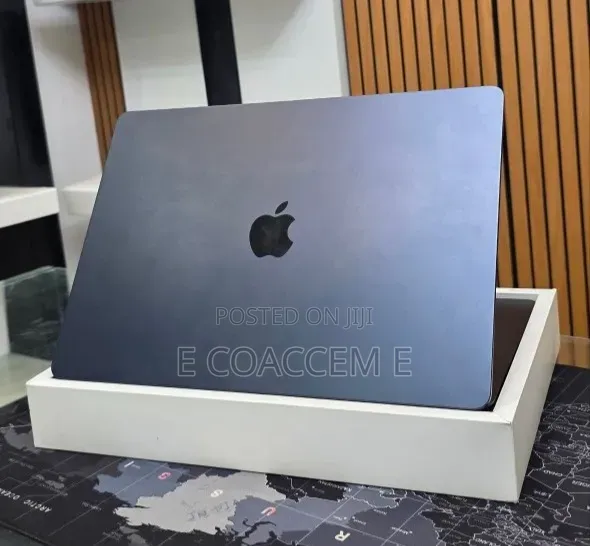 New Laptop Apple MacBook 16GB SSD 256GB