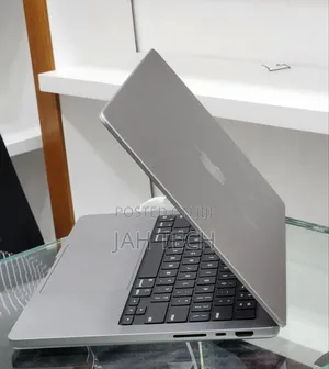 New Laptop Apple MacBook Pro M1 32GB Apple M1 Pro SSD 512GB