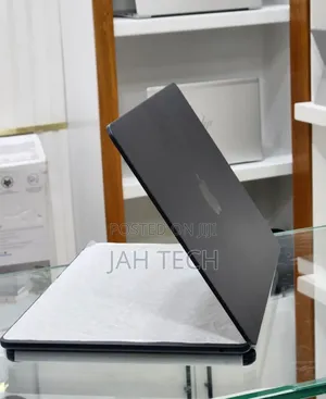 New Laptop Apple MacBook Air 2025 M4 13-inch 16GB Apple M4 SSD 256GB