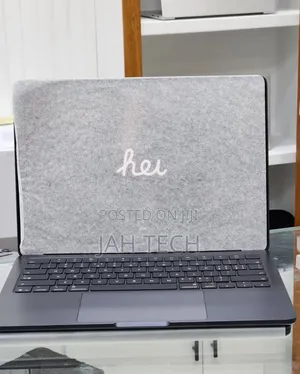 New Laptop Apple MacBook Air 2025 M4 13-inch 16GB Apple M4 SSD 256GB